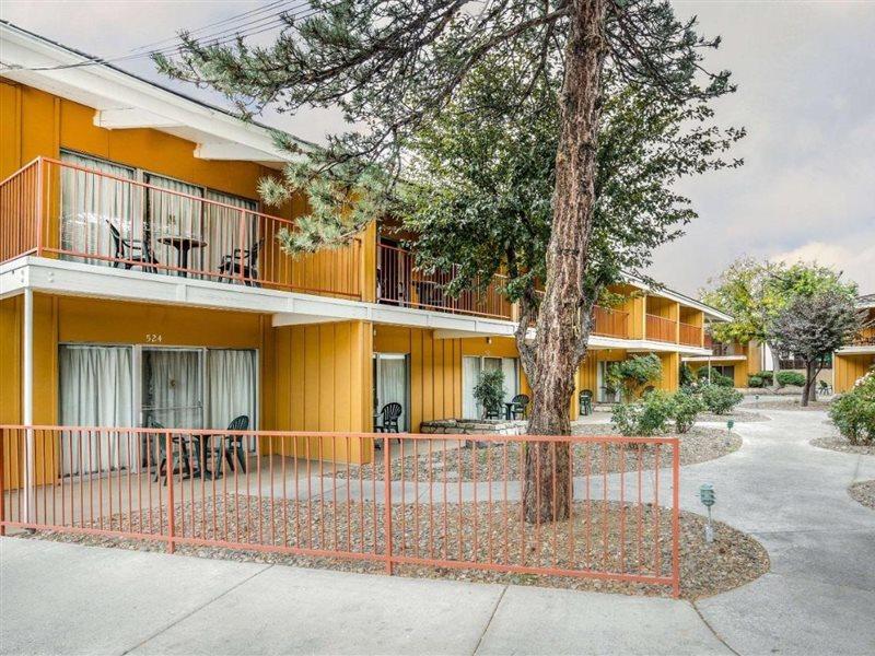 Econo Lodge Near Reno-Sparks Convention Center Exterior photo
